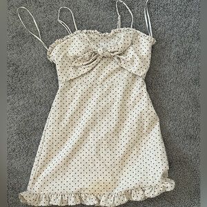 Midi dress with polka dots, super cute and never worn